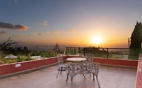 Casa con terraza en Tajuya